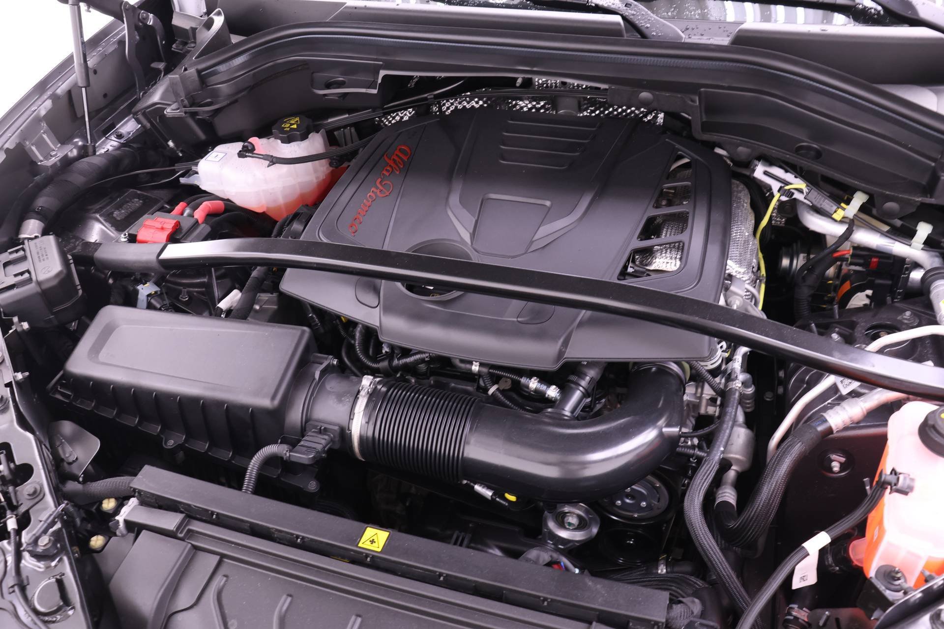 New 2026 Alfa Romeo Stelvio Sprint AWD/4WD image 17