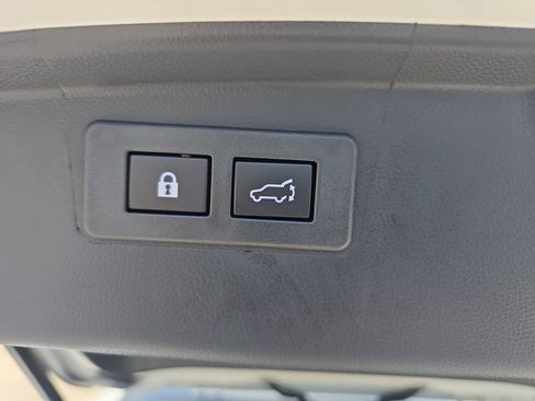 Used 2025 Subaru Outback Touring AWD/4WD image 34