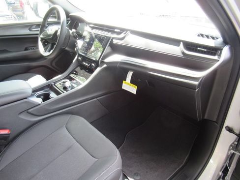 New 2026 Jeep Grand Cherokee Laredo RWD image 10