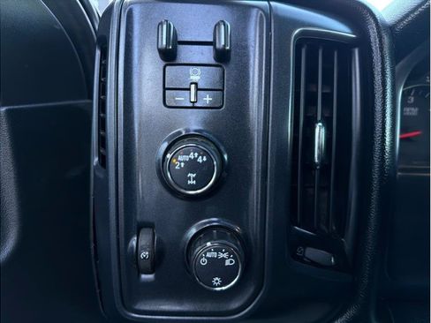 Used 2018 Chevrolet Silverado 1500 W/T w/ Trailering Package AWD/4WD image 17