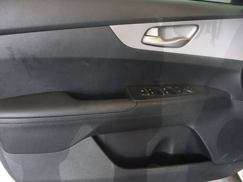 Used 2024 Kia Forte LXS w/ LXS Technology Package FWD image 15