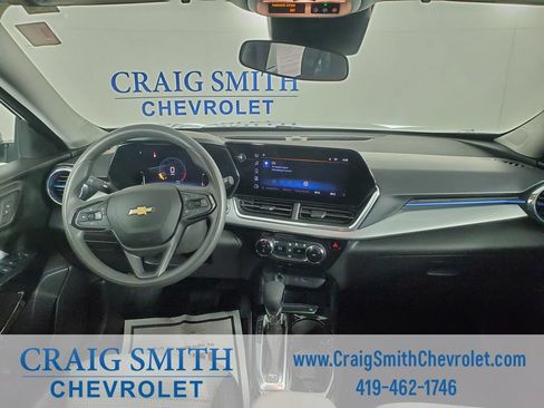 Used 2024 Chevrolet Trax LT FWD image 14