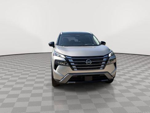 Certified 2025 Nissan Rogue SL w/ Tech Package AWD/4WD image 3