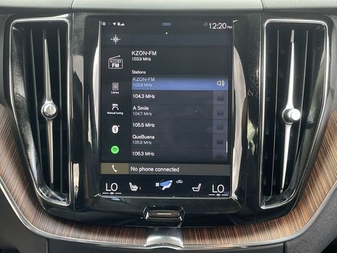 Used 2021 Volvo XC60 T5 Momentum w/ Premium Package image 13