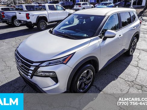 Used 2024 Nissan Rogue SV image 19