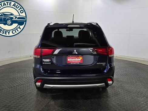 Used 2016 Mitsubishi Outlander SEL AWD/4WD image 6