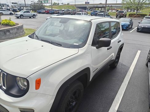 Used 2020 Jeep Renegade Sport image 2