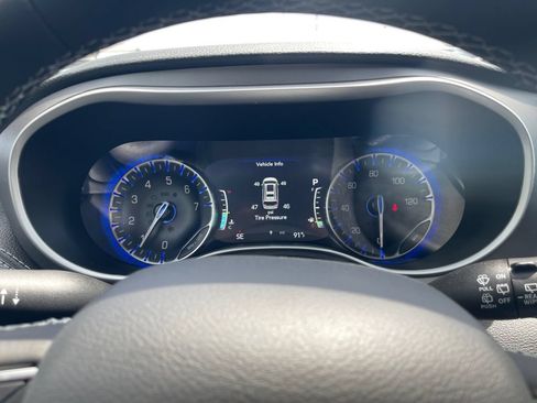 New 2027 Chrysler Pacifica Select w/ Family Tech Group FWD image 21