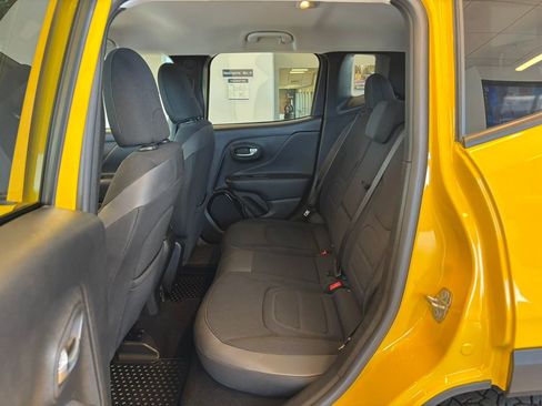 Used 2017 Jeep Renegade Altitude AWD/4WD image 25
