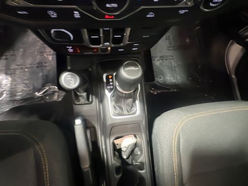 Used 2025 Jeep Gladiator Willys image 12