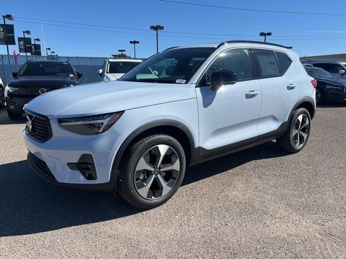 New 2026 Volvo XC40 B5 Plus w/ Protection Package Premier AWD/4WD image 8