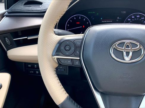 Used 2020 Toyota Avalon Limited image 23