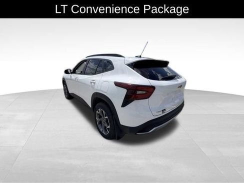 Certified 2026 Chevrolet Trax LT w/ LT Convenience Package FWD image 5