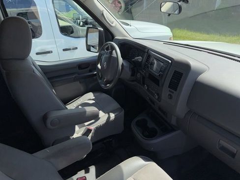 Used 2018 Nissan NV 3500 S image 7