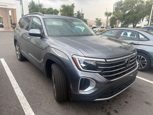 Used 2024 Volkswagen Atlas SE FWD image 1
