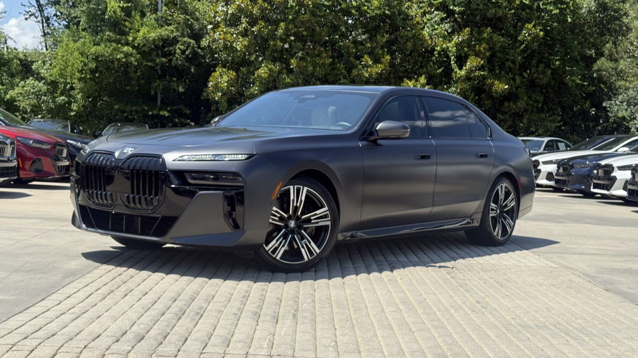 Used 2023 BMW 760i xDrive w/ Executive Package AWD/4WD image 1