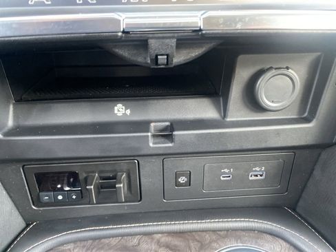 Used 2024 Nissan Armada Platinum w/ Cargo Package image 26