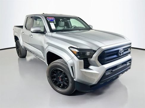 Used 2025 Toyota Tacoma SR5 RWD image 2