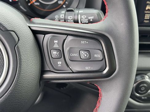 Used 2024 Jeep Wrangler Unlimited Rubicon AWD/4WD image 25