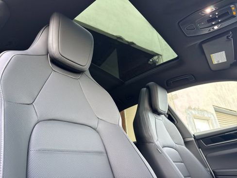 Certified 2026 Porsche Macan 4 Electric AWD/4WD image 19