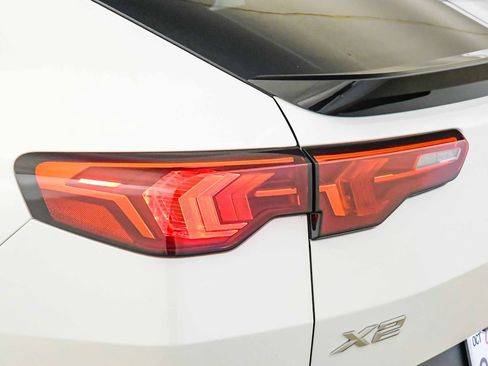 Used 2026 BMW X2 xDrive28i AWD/4WD image 12