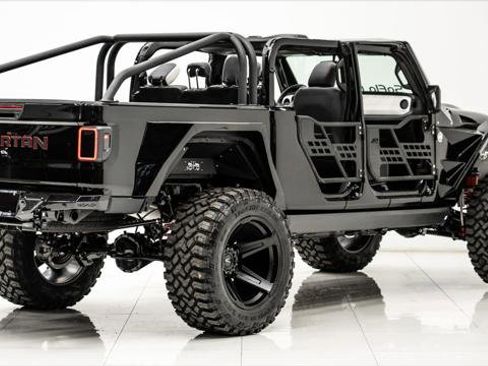 Used 2025 Jeep Gladiator Sport image 13