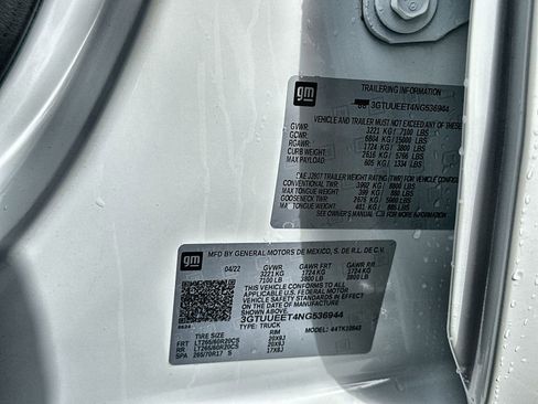 Certified 2022 GMC Sierra 1500 AT4 w/ AT4 Premium Package image 33