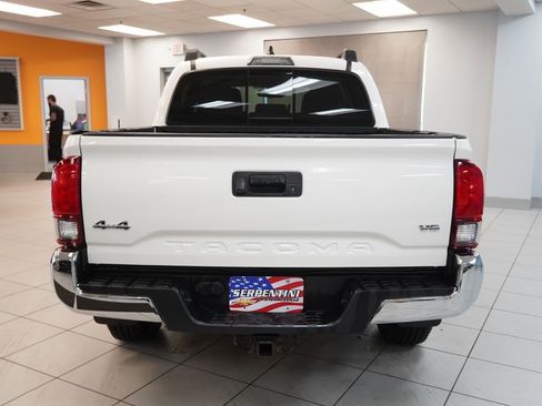 Used 2021 Toyota Tacoma SR5 AWD/4WD image 8