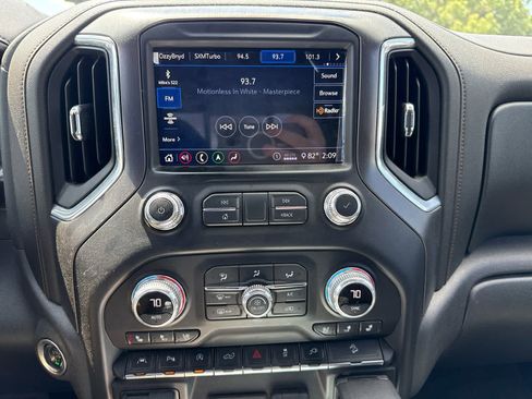 Used 2020 GMC Sierra 1500 AT4 w/ Off-Road Performance Package AWD/4WD image 10