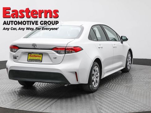 Used 2024 Toyota Corolla LE image 5