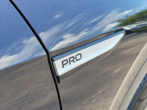 Certified 2023 Volkswagen ID.4 Pro RWD image 6