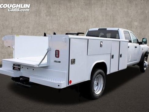 New 2024 RAM 5500 Tradesman w/ Chrome Appearance Group image 11