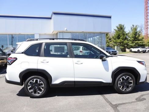 New 2026 Subaru Forester AWD/4WD image 2