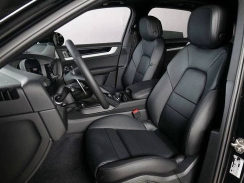 New 2026 Porsche Cayenne AWD/4WD image 5