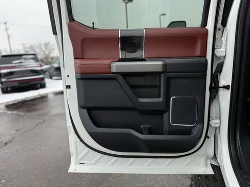 Certified 2022 Ford F250 Platinum w/ Tremor Off-Road Package image 18