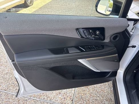 Certified 2025 Cadillac Optiq Luxury 2 w/ LPO, Floor Liner Package AWD/4WD image 22