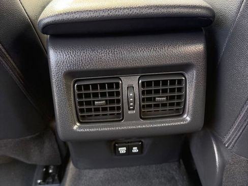 Used 2025 Toyota Camry SE FWD image 13