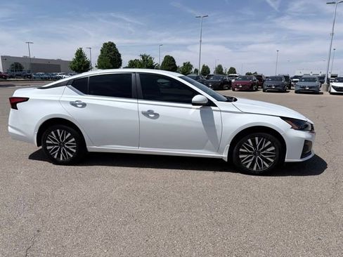 Certified 2023 Nissan Altima 2.5 SV AWD/4WD image 3