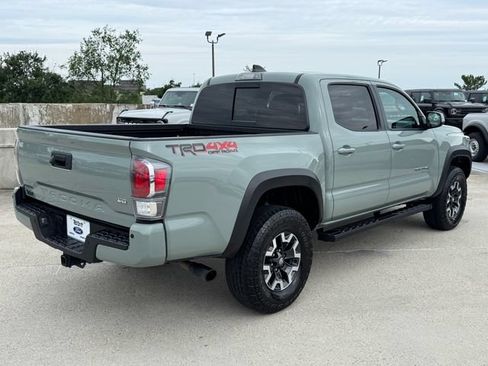 Used 2022 Toyota Tacoma TRD Off-Road w/ Technology Package AWD/4WD image 8