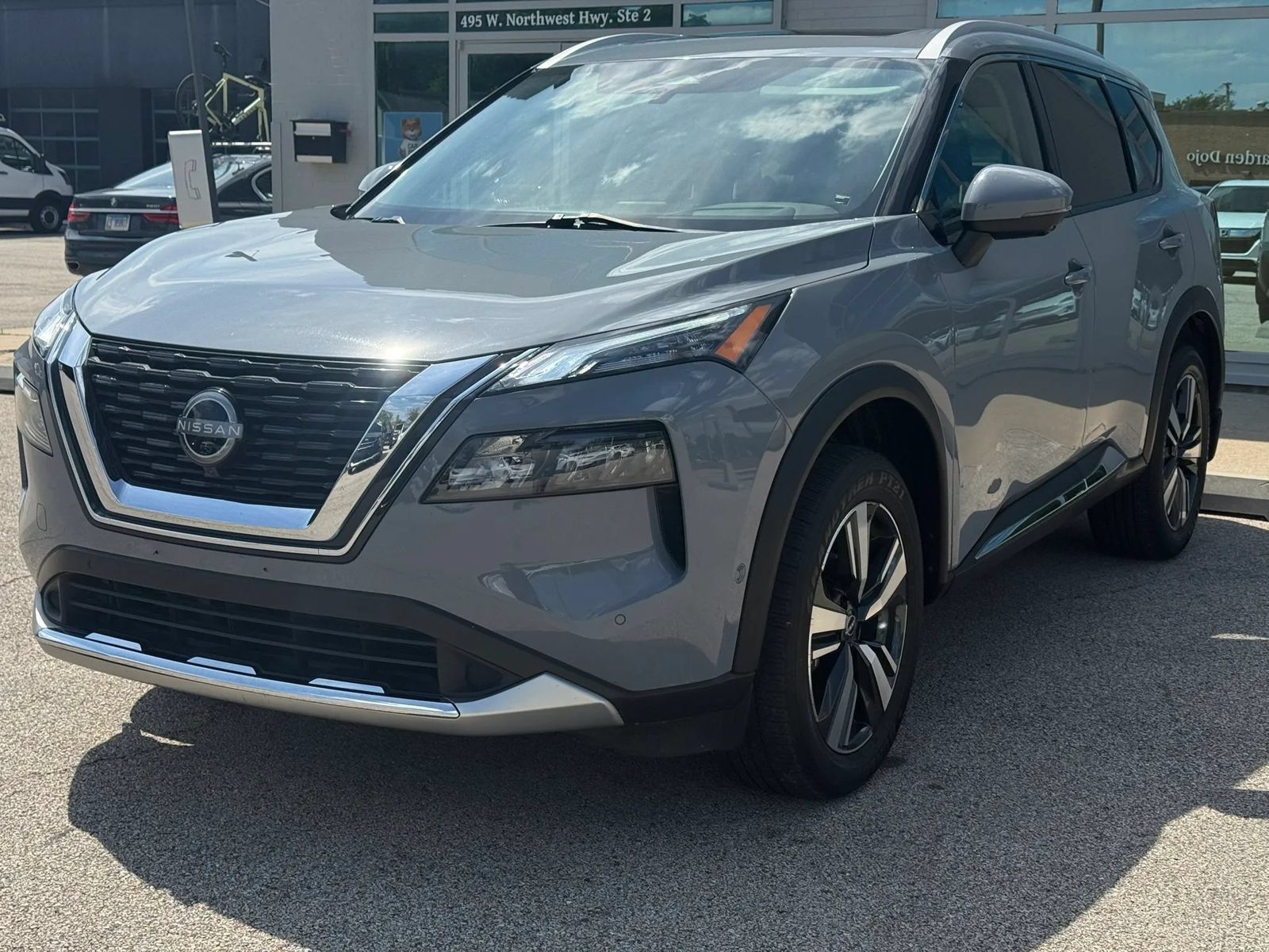 Used 2023 Nissan Rogue Platinum w/ Platinum Premium Package AWD/4WD image 3