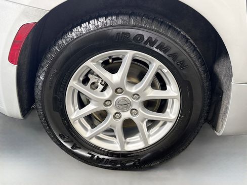 Used 2023 Chrysler Voyager LX FWD image 33