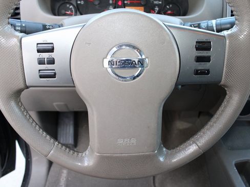 Used 2011 Nissan Frontier SV w/ SV Premium Utility Pkg image 10