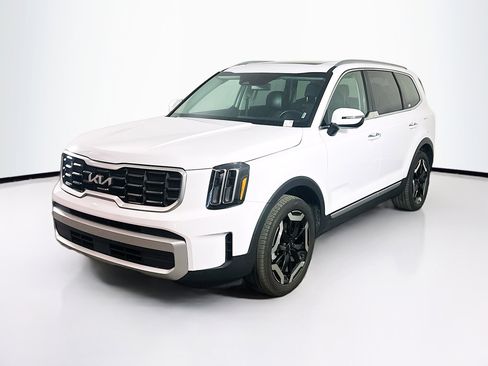 Used 2025 Kia Telluride S AWD/4WD image 3