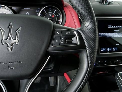 Certified 2022 Maserati Levante Modena image 11