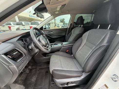 Used 2021 Nissan Rogue SV FWD image 12