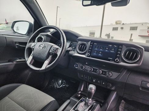 Used 2020 Toyota Tacoma TRD Sport w/ Technology Package image 13