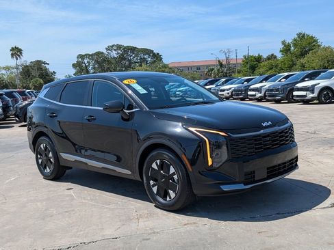 Certified 2026 Kia Sportage LX FWD image 2