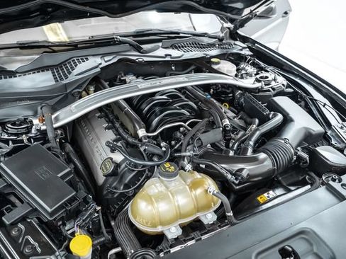 Used 2017 Ford Mustang GT Premium w/ Equipment Group 401A RWD image 27