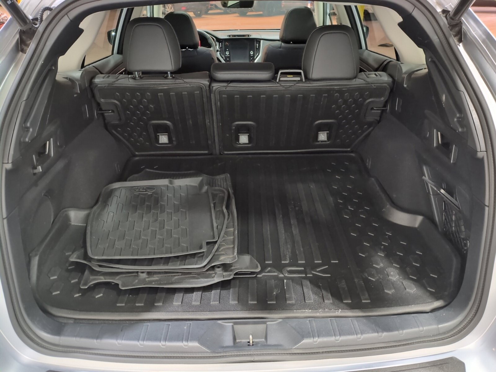 Used 2025 Subaru Outback Limited XT w/ Popular Package #2 AWD/4WD image 13