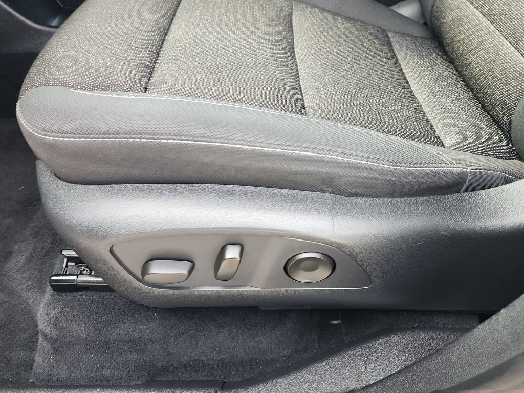 Used 2024 Chevrolet Traverse LT FWD image 12